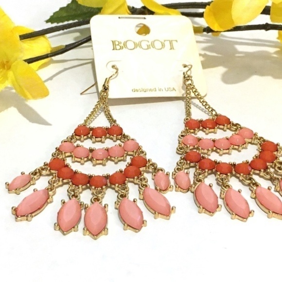 𝅺3/$29! Shades of Pink Chandelier Boho Gypsy Earring - Picture 1 of 6